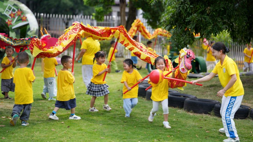 四川瀘州：創(chuàng  )新托育模式破解園區職工帶娃難題