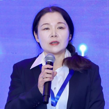 安徽省阜南縣人民法院黨組成員、副院長(cháng)、四級高級法官胡春燕