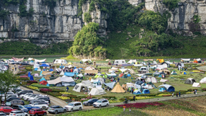 露營(yíng)火爆，潮流背后有哪些隱憂(yōu)？