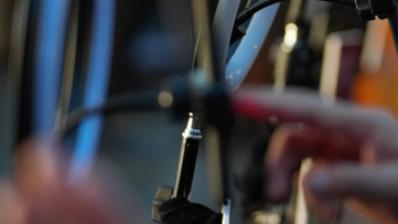 “持證上崗”新規落地，規范專(zhuān)業(yè)類(lèi)網(wǎng)絡(luò )直播