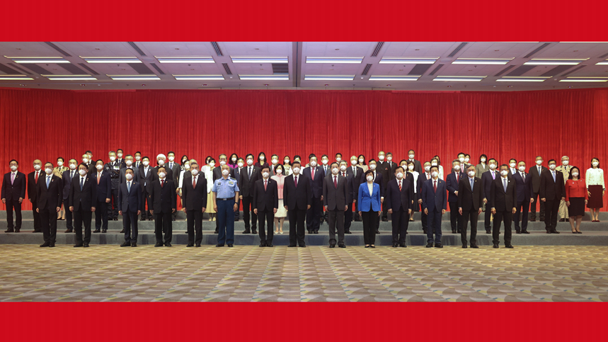 習近平會(huì )見(jiàn)香港特別行政區新任行政、立法、司法機關(guān)負責人