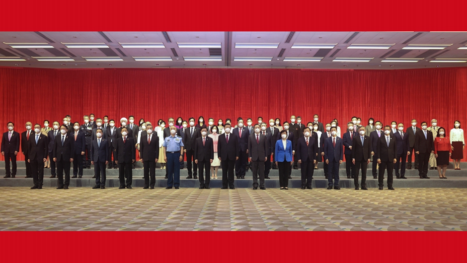 習近平會(huì )見(jiàn)香港特別行政區新任行政、立法、司法機關(guān)負責人