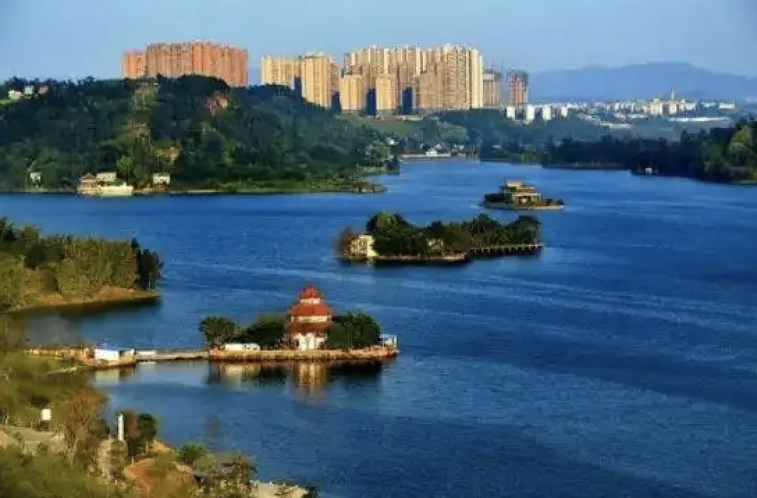 內江市隆昌市探索政務(wù)服務(wù)“四心”解法，助力“銀齡族”跨越“數字?zhù)櫆稀?></a></div> <div   id=