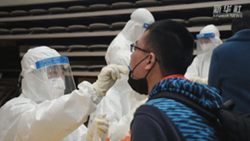 有他們，上海平靜中透著(zhù)力量