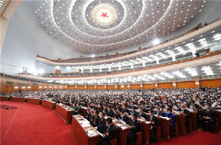 政府工作報告中，這些內容與國防和軍隊建設息息相關(guān)