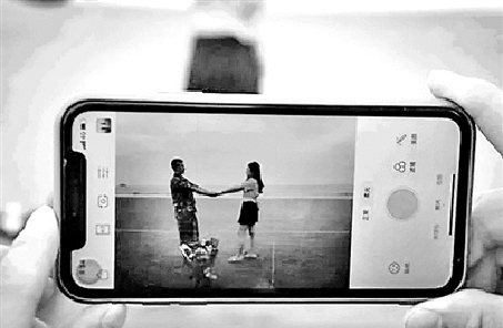 愛(ài)，是一個(gè)個(gè)無(wú)可替代日子的積累——軍戀不易，唯你美好