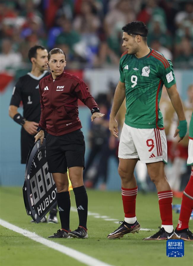 (卡塔爾世界杯)足球——C組:墨西哥戰平波蘭