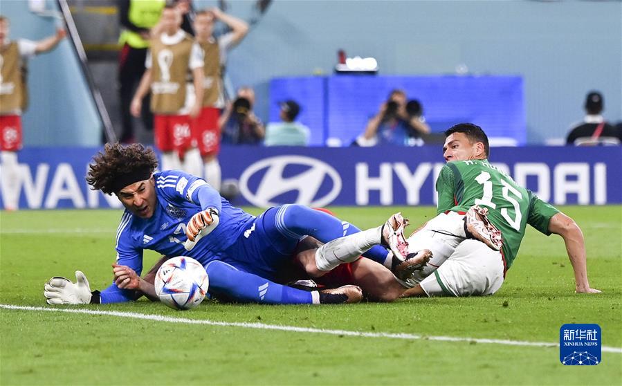 (卡塔爾世界杯)足球——C組:墨西哥戰平波蘭