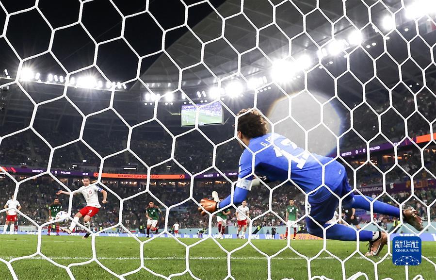(卡塔爾世界杯)足球——C組:墨西哥戰平波蘭