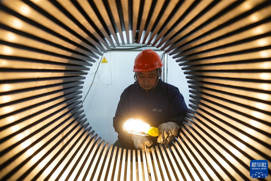 (鏡觀(guān)中國·新華社國內新聞?wù)掌恢芫x)(14)專(zhuān)精特新“小巨人”企業(yè)生產(chǎn)忙