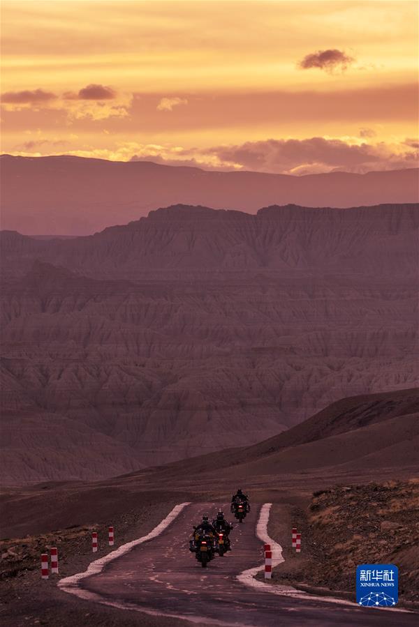 (鏡觀(guān)中國·新華社國內新聞?wù)掌恢芫x)(6)國道之行 從雪山奔向大海丨札達土林:唯有時(shí)光才能造就如此之美