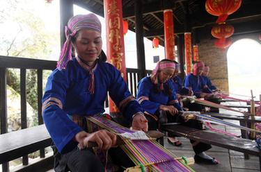 廣西賀州:民族風(fēng)情醉游人