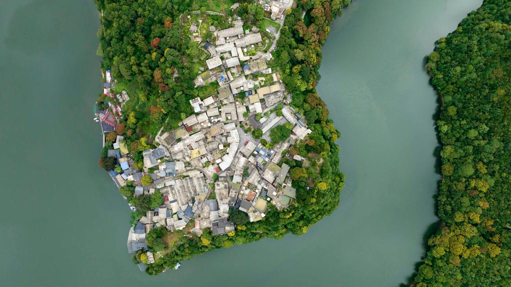 貴陽(yáng):“鎮山國際影像周”開(kāi)幕