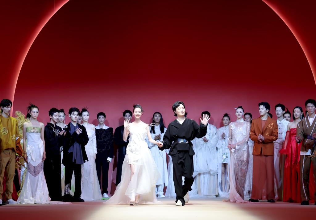 “夢(mèng)幻西游X三寸盛京·張彥”時(shí)裝發(fā)布會(huì )在京舉行