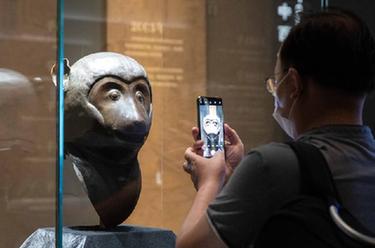 新華全媒+丨四大獸首齊聚上海 47件國寶文物海外“歸來(lái)”