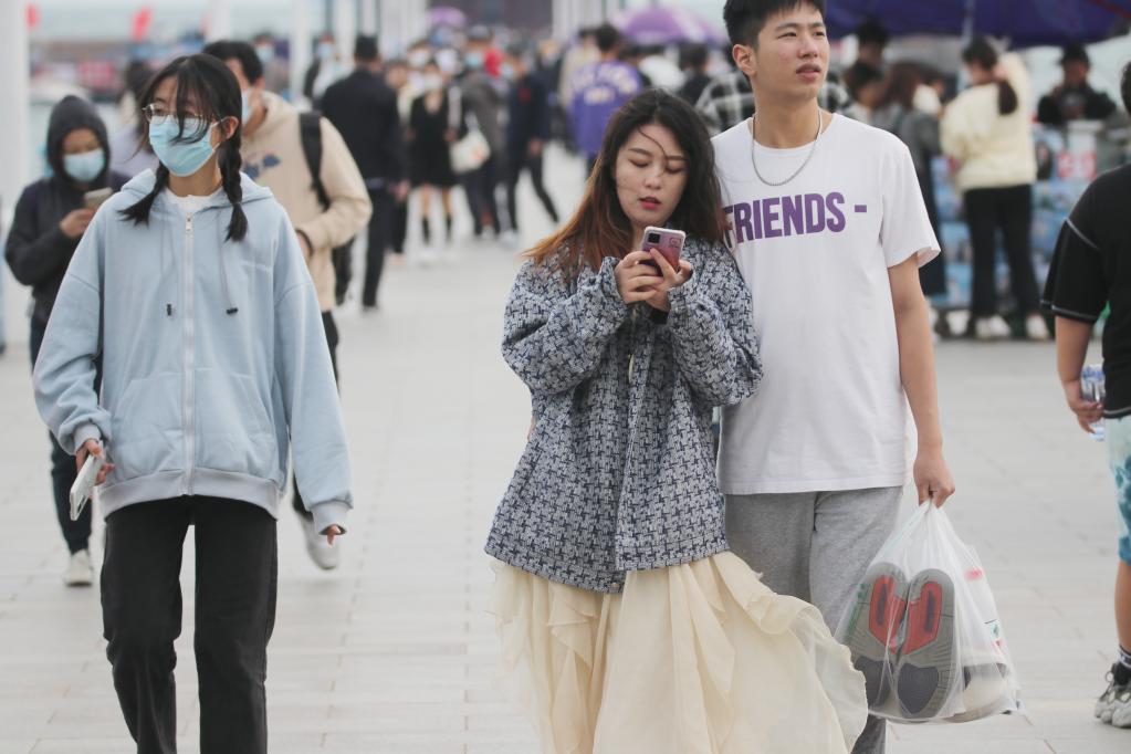 北方地區迎來(lái)大風(fēng)降溫