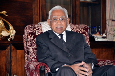 專(zhuān)訪(fǎng)：中國共產(chǎn)黨時(shí)刻以人民利益為重——訪(fǎng)馬達加斯加前總理拉齊拉胡納納