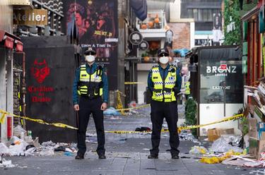 韓國:民眾悼念踩踏事故遇難者