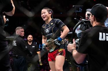 搏擊——UFC281:張偉麗重奪金腰帶