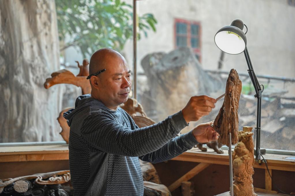 福建莆田:傳承千年技藝 盡顯木雕之美