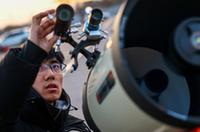 新華全媒＋丨“追星”青年，記錄中國空間站“成長(cháng)”