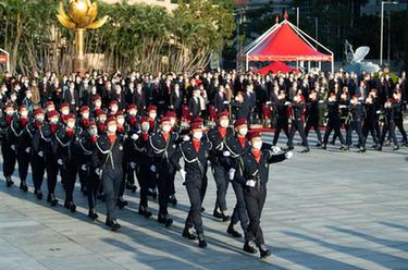 澳門(mén)舉行升旗儀式慶?；貧w祖國23周年