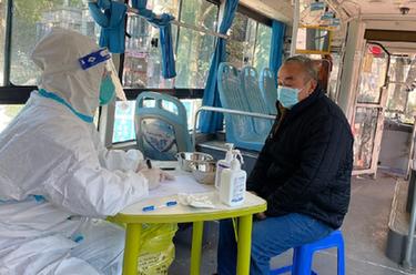 江蘇南京:便民診療車(chē)啟用