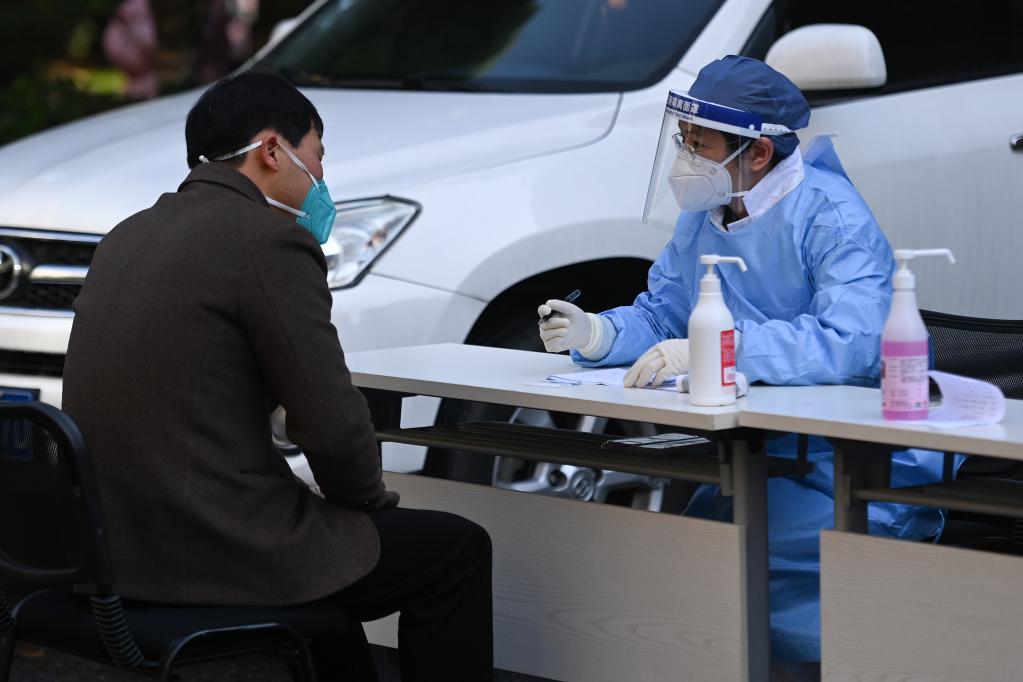 新華全媒+｜浙江杭州：“發(fā)熱門(mén)診”移動(dòng)診療 暖心服務(wù)社區群眾