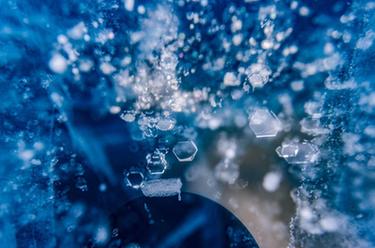 西藏崗布錯：冬日藍冰奇觀(guān)