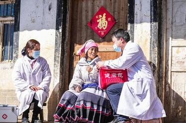 新華全媒+丨貴州:送醫送藥到鄉村