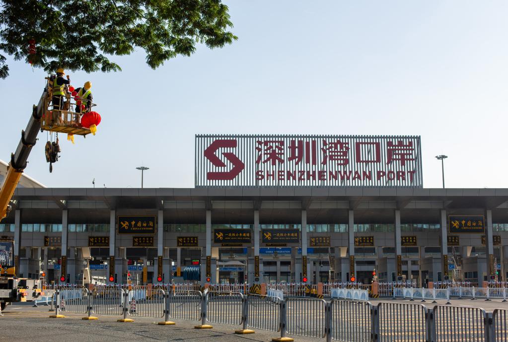 內地與香港人員8日恢復正常往來(lái) 深圳口岸準備就緒