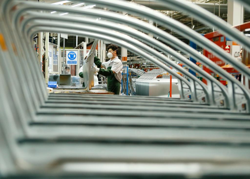 山東即墨:車(chē)企生產(chǎn)忙