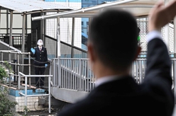 跨越瓊州海峽的春運愛(ài)情——隔岸相望的“船港夫妻”