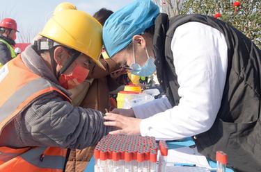 合肥:為返鄉農民工送健康