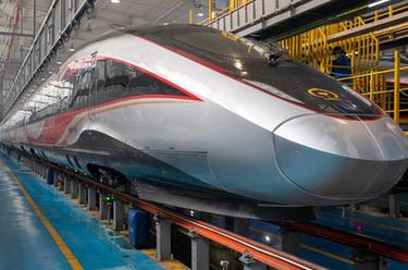 新華全媒+丨“中國速度”向北再延伸:復興號高寒智能動(dòng)車(chē)組落戶(hù)黑龍江