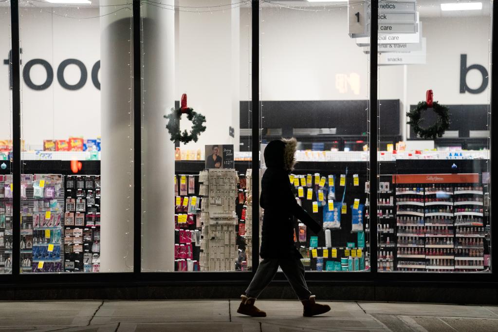 美國去年12月零售銷(xiāo)售額環(huán)比下降1.1%