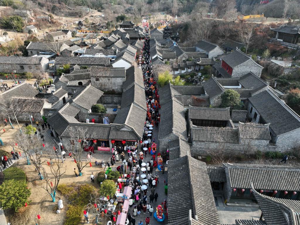 新春走基層|江蘇盱眙:逛第一山古城 品老街年味