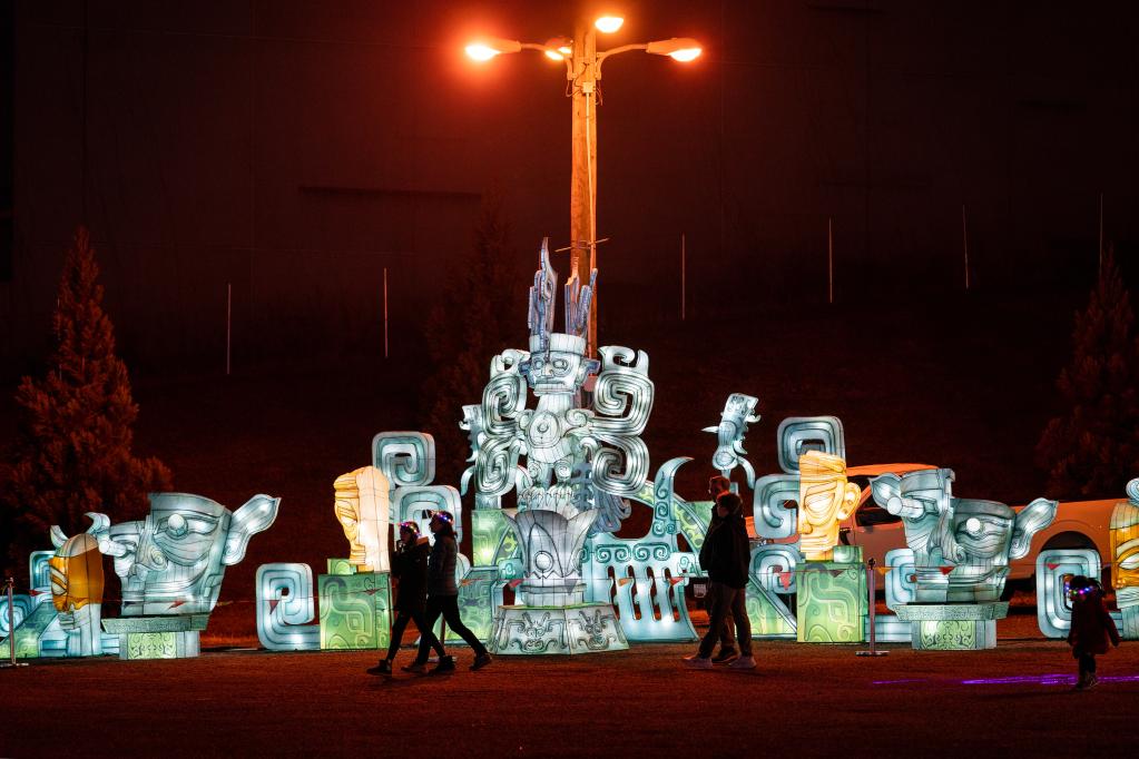 美國弗吉尼亞州:觀(guān)燈賞月鬧元宵