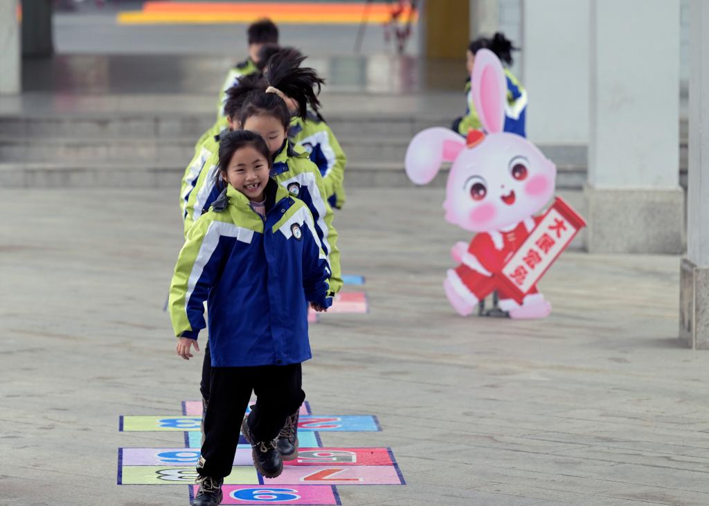 新華全媒+丨新學(xué)期，看我“動(dòng)如脫兔”！