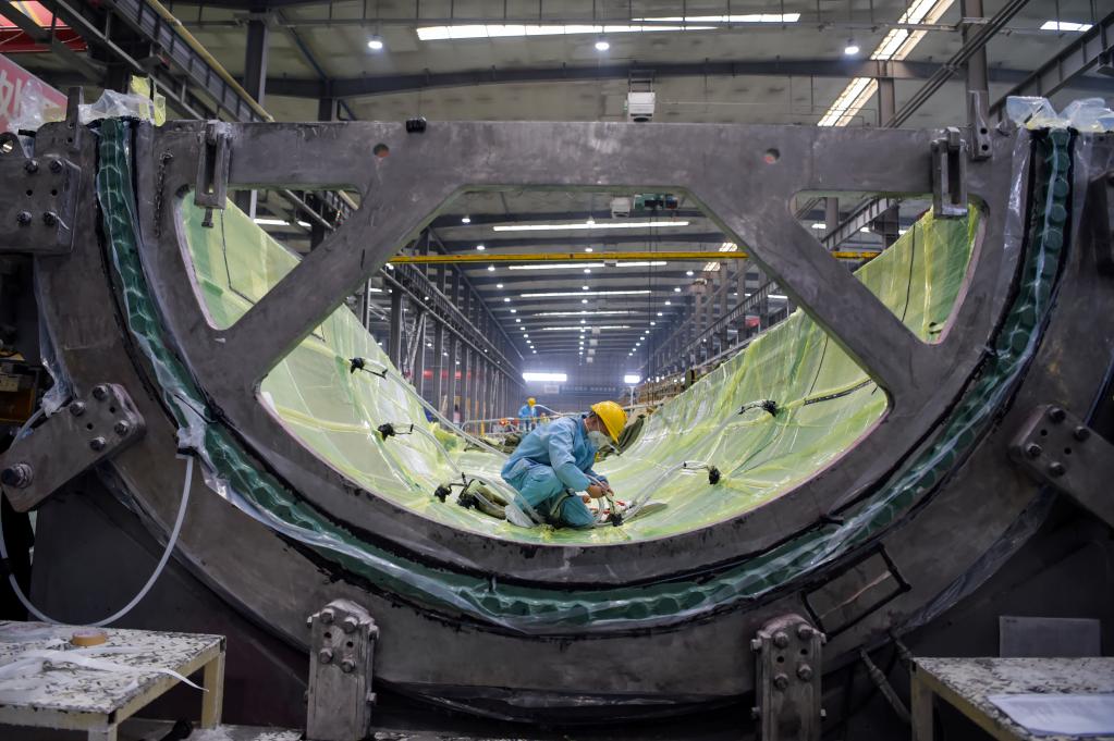 內蒙古鄂爾多斯:風(fēng)力發(fā)電生產(chǎn)企業(yè)滿(mǎn)負荷運轉