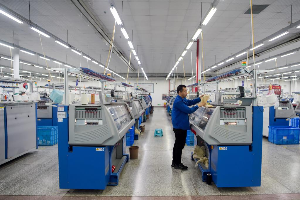 內蒙古鄂爾多斯:羊絨制品加工忙