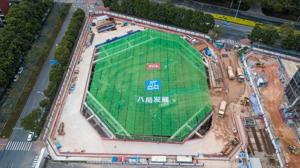 深圳:防塵降噪 工地撐起智能“天幕”