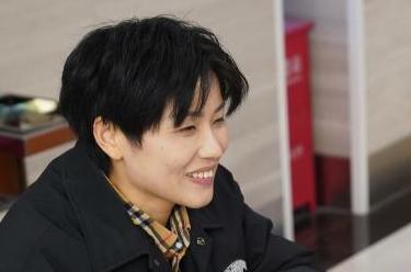 新華全媒+·代表風(fēng)采錄丨李楠楠：用青春守護夕陽(yáng)紅