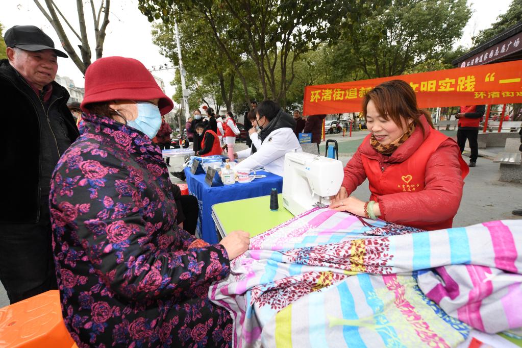 “一元”服務(wù)站：著(zhù)眼細微辦實(shí)事