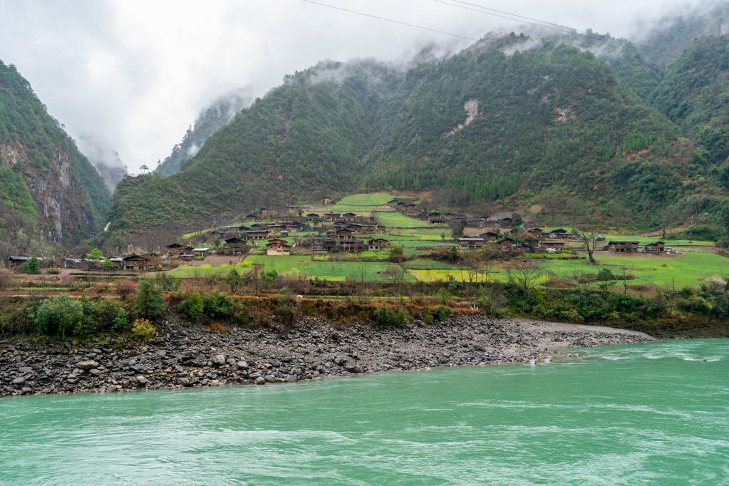 云南怒江：美麗鄉村入畫(huà)來(lái)