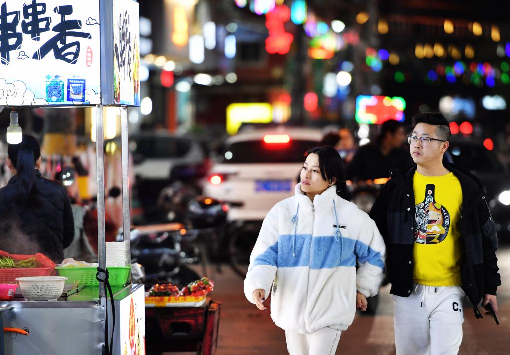 福建石獅:多彩“夜經(jīng)濟”