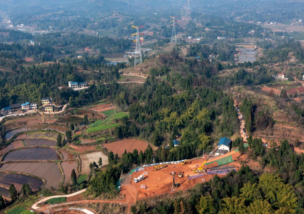 川渝1000千伏特高壓交流工程(重慶段)進(jìn)入全面建設期