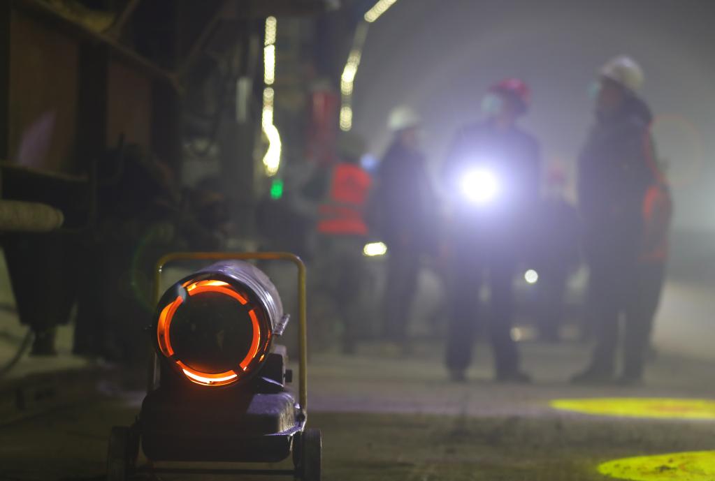 強信心·開(kāi)新局｜沈白高鐵隧道施工忙