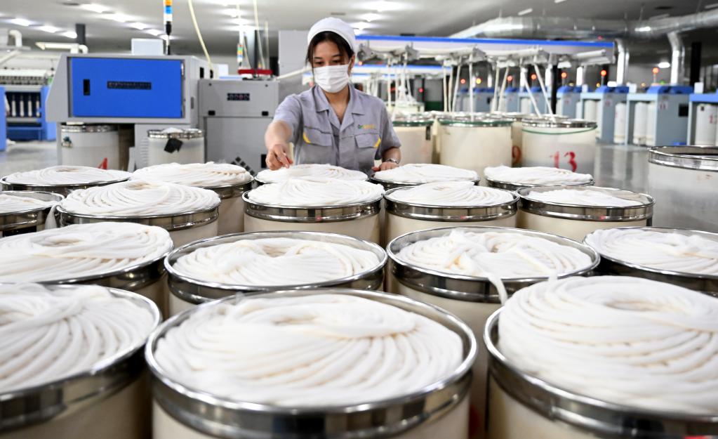 河南尉氏:開(kāi)足馬力促生產(chǎn)