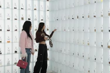 “她經(jīng)濟”點(diǎn)亮美妝生活節